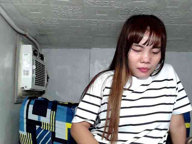 SweetKittyx22 webcam