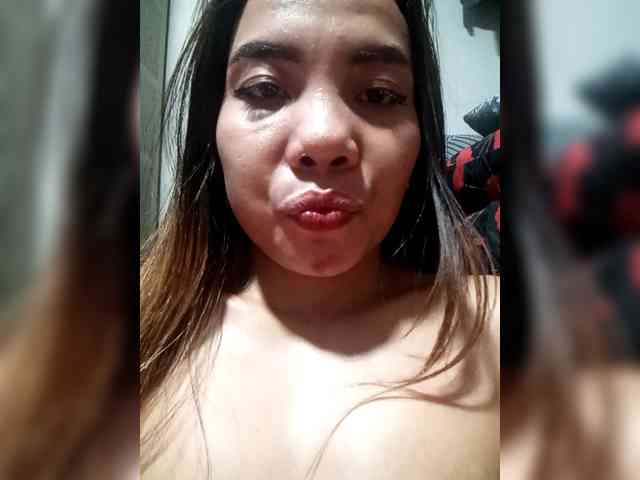 SweetKittyx22 webcam