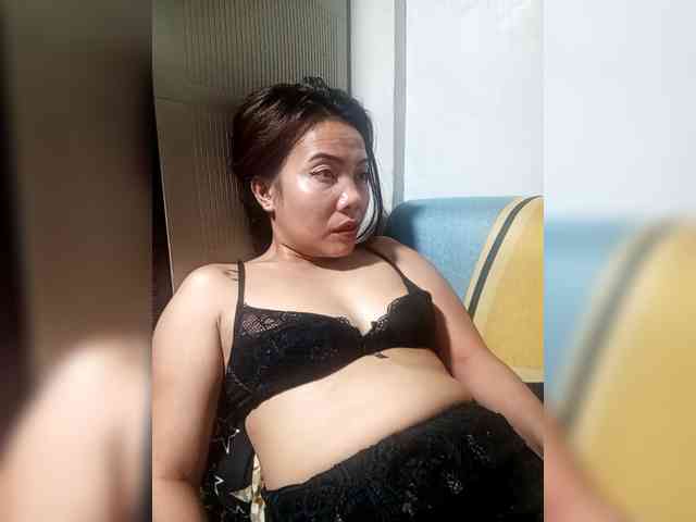 SweetKittyx22 webcam