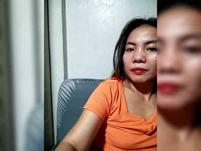 SweetKittyx22 webcam