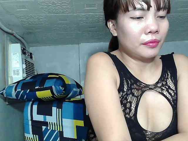 SweetKittyx22 webcam