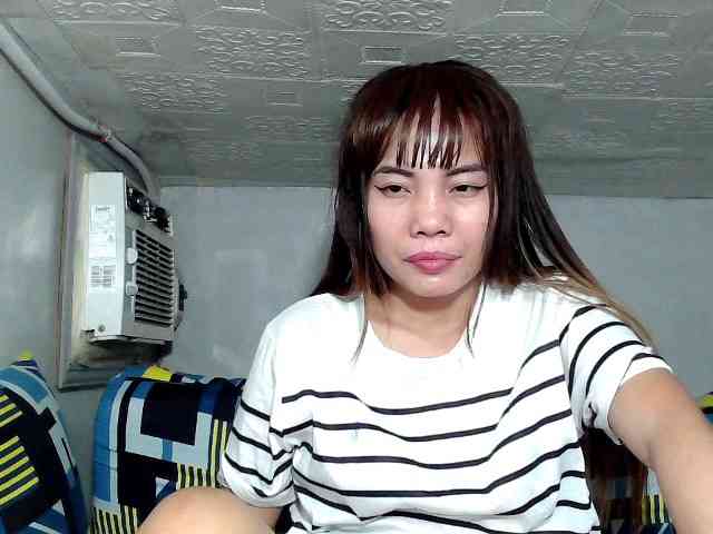 SweetKittyx22 webcam