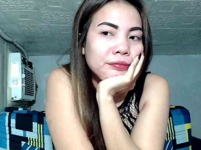 SweetKittyx22 webcam