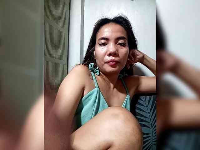 SweetKittyx22 webcam