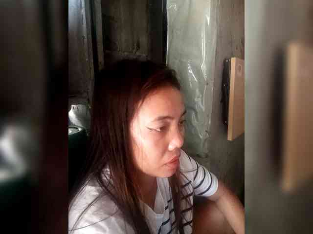 SweetKittyx22 webcam