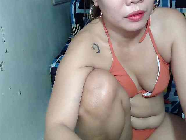 SweetKittyx22 webcam