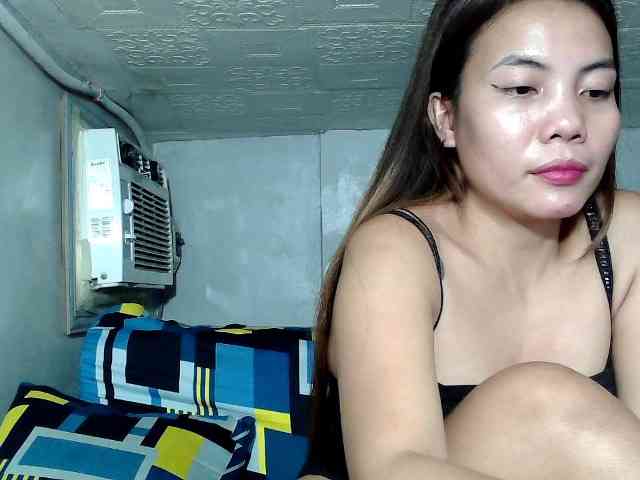 SweetKittyx22 webcam