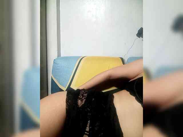 SweetKittyx22 webcam