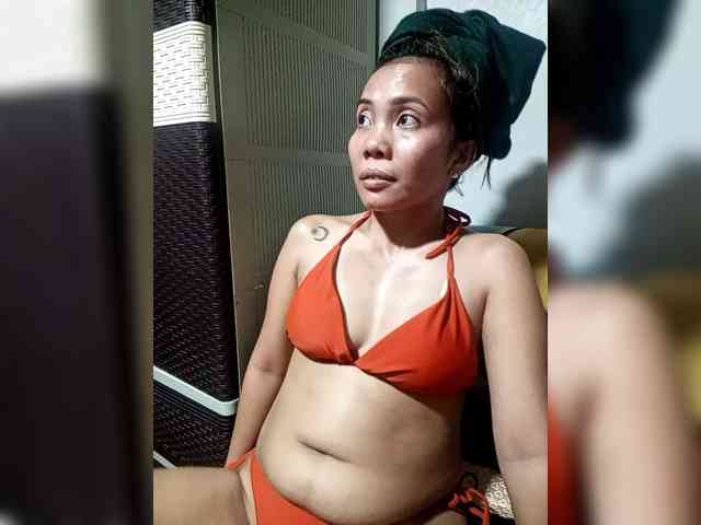 SweetKittyx22 webcam