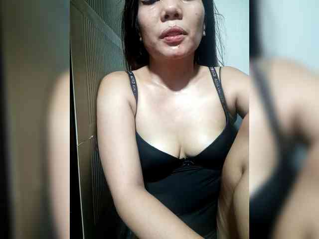 SweetKittyx22 webcam