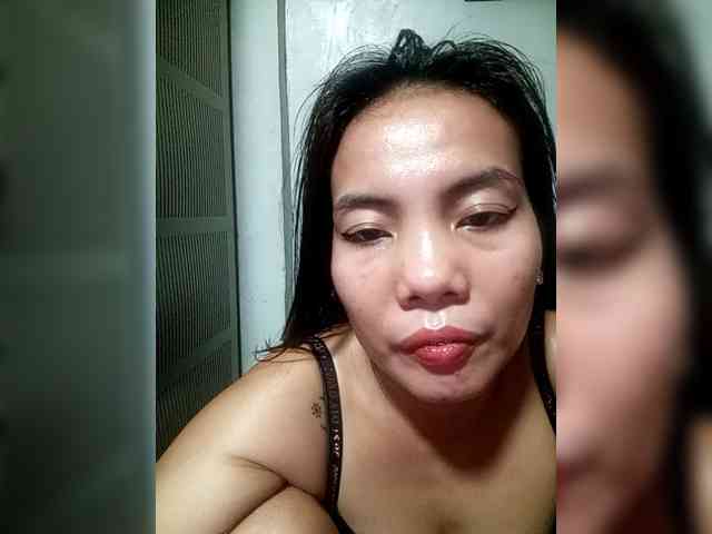 SweetKittyx22 webcam