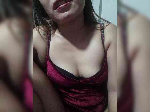 SweetKittyx22 webcam