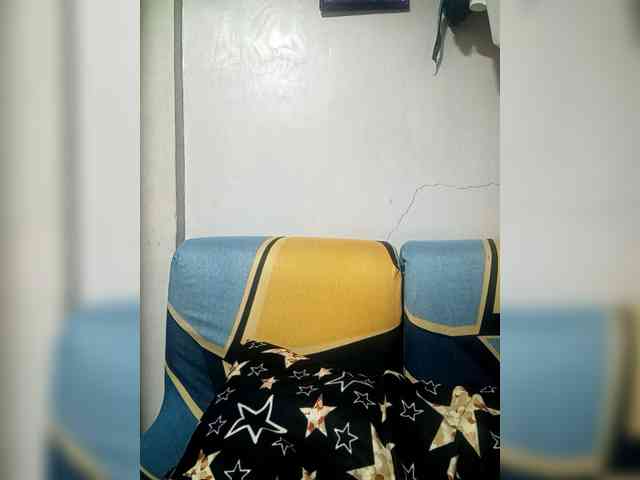 SweetKittyx22 webcam