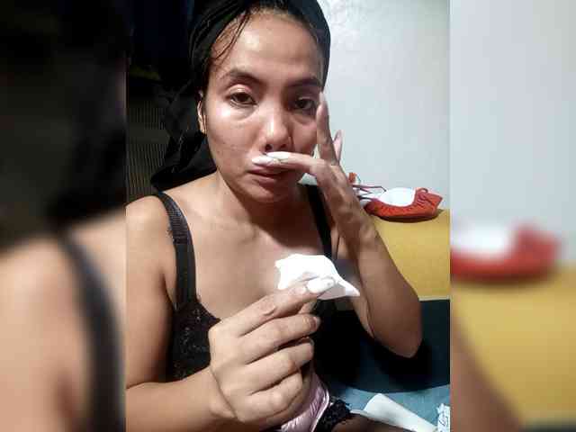 SweetKittyx22 webcam