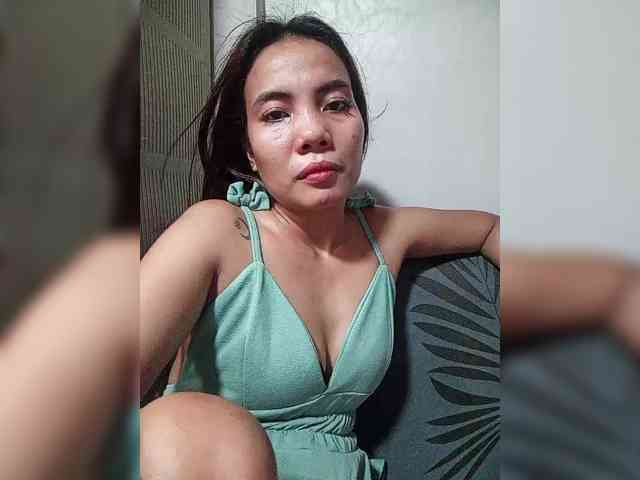 SweetKittyx22 webcam