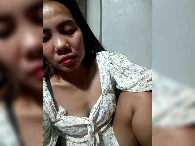 SweetKittyx22 webcam