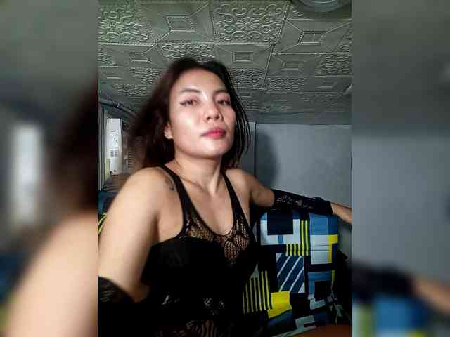 SweetKittyx22 webcam