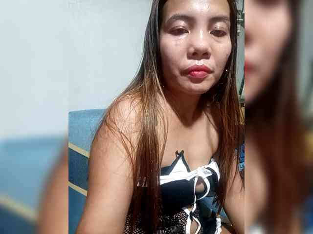 SweetKittyx22 webcam