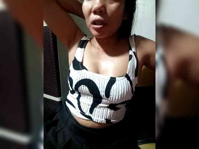 SweetKittyx22 webcam