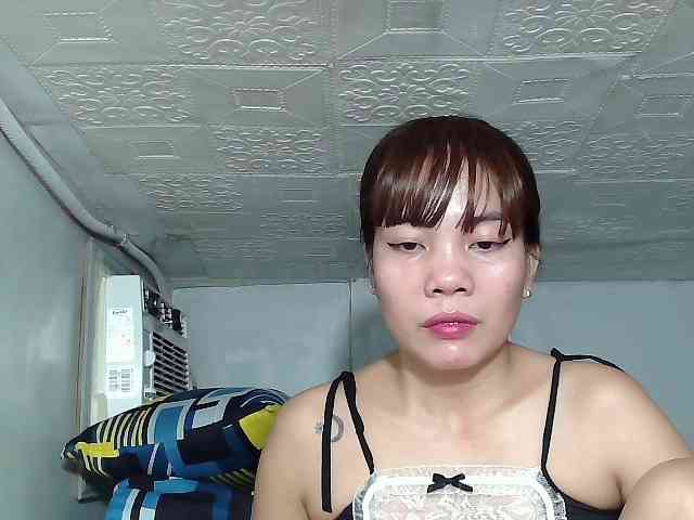 SweetKittyx22 webcam