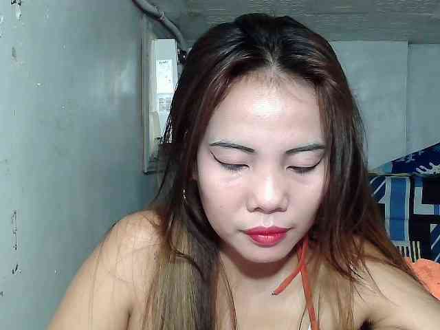 SweetKittyx22 webcam