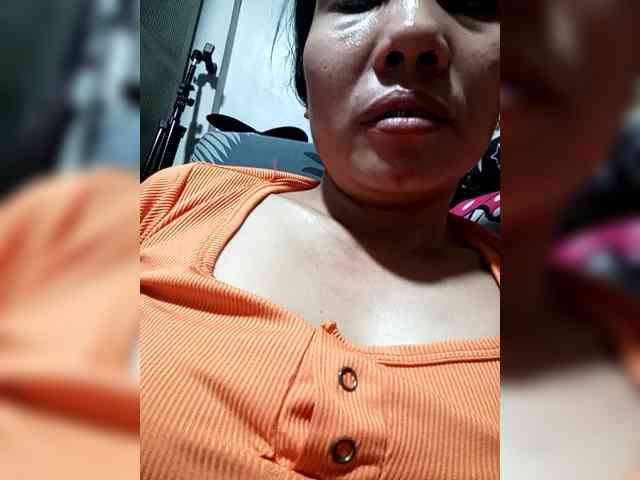 SweetKittyx22 webcam