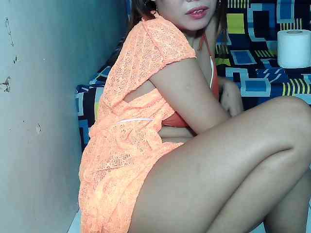 SweetKittyx22 webcam