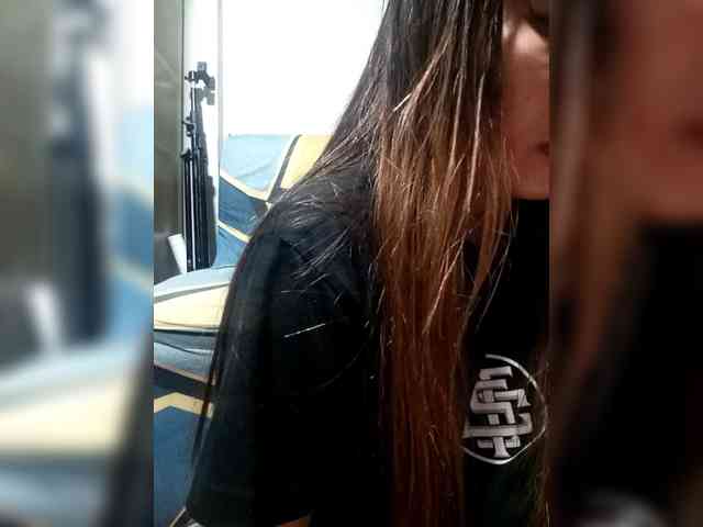 SweetKittyx22 webcam