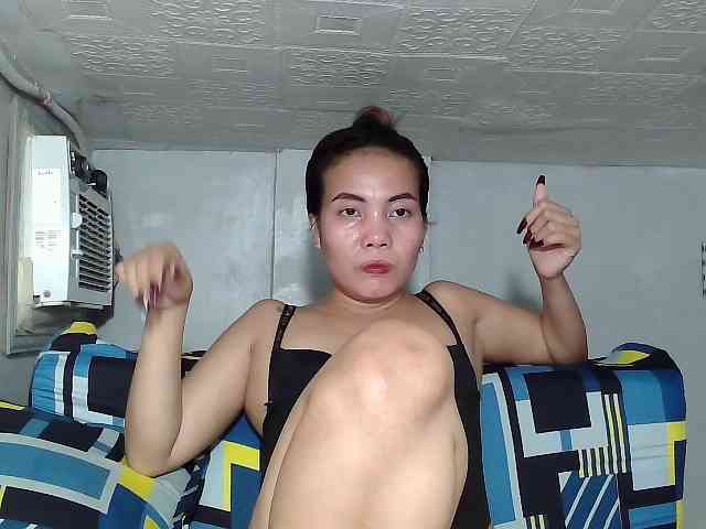 SweetKittyx22 webcam