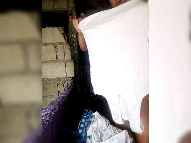 SweetKittyx22 webcam