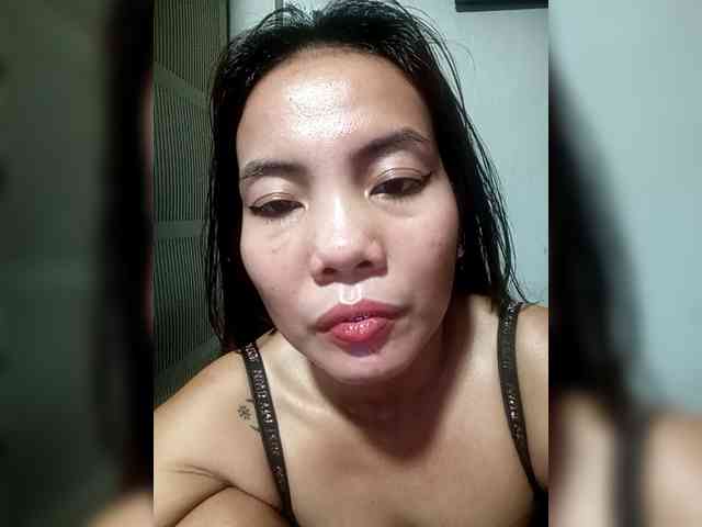 SweetKittyx22 webcam