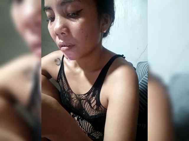 SweetKittyx22 webcam