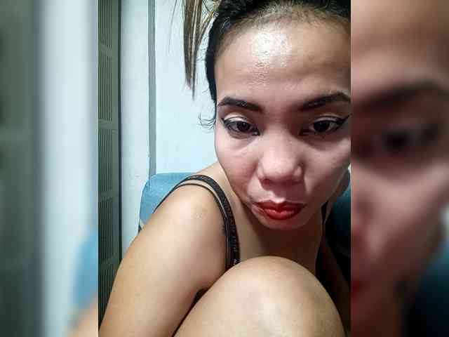 SweetKittyx22 webcam