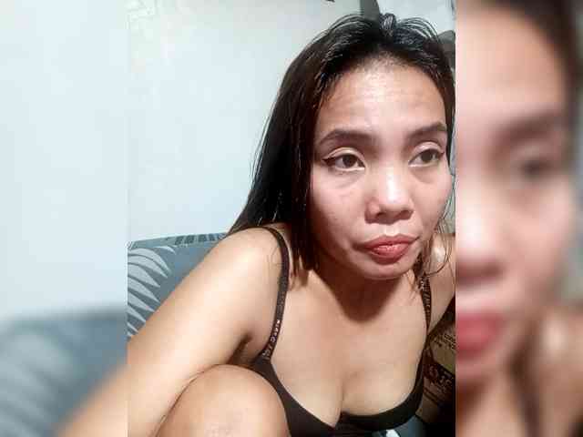 SweetKittyx22 webcam