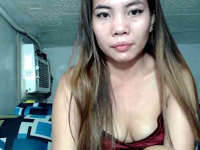 SweetKittyx22 webcam