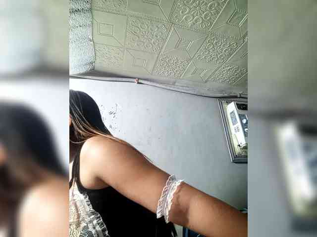 SweetKittyx22 webcam