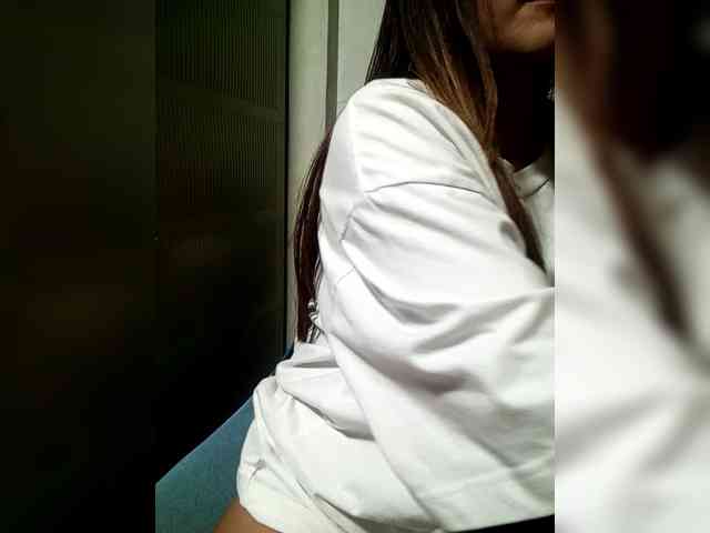 SweetKittyx22 webcam