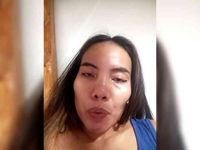 SweetKittyx22 webcam