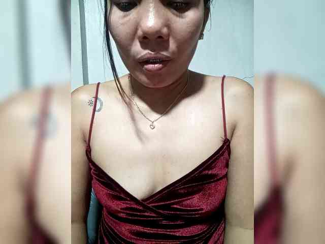 SweetKittyx22 webcam