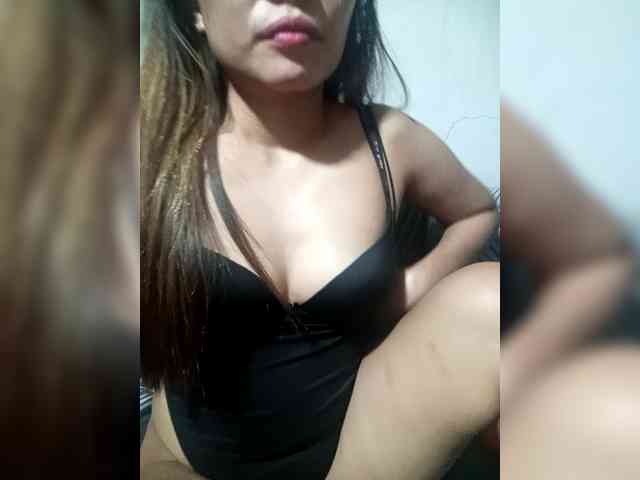 SweetKittyx22 webcam