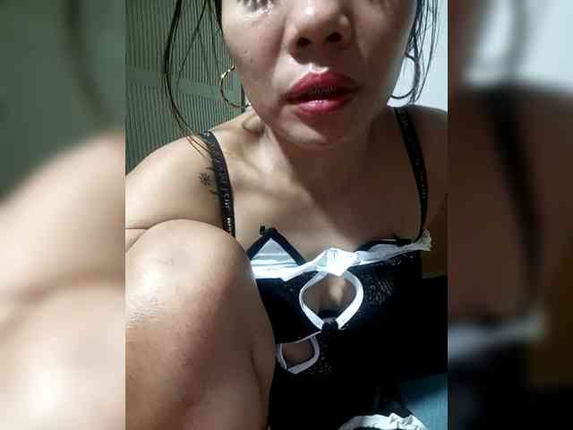 SweetKittyx22 webcam