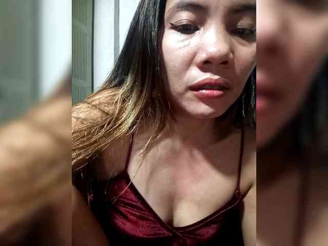 SweetKittyx22 webcam