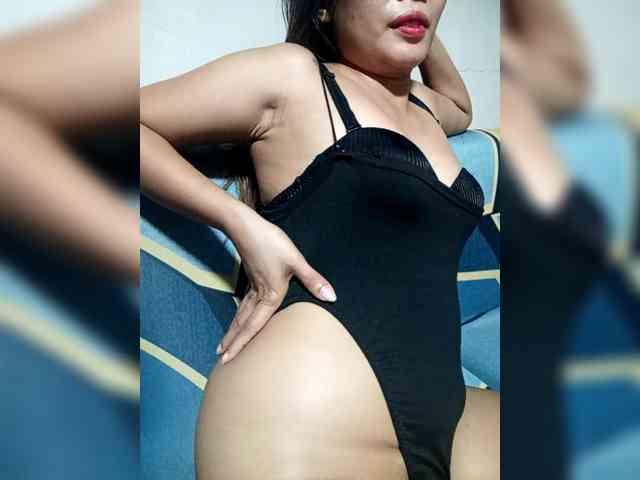 SweetKittyx22 webcam