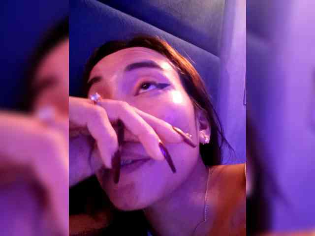 SweetKittyx22 webcam