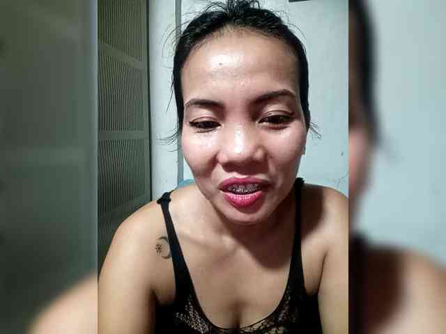 SweetKittyx22 webcam