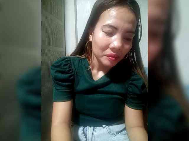 SweetKittyx22 webcam