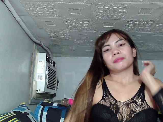 SweetKittyx22 webcam