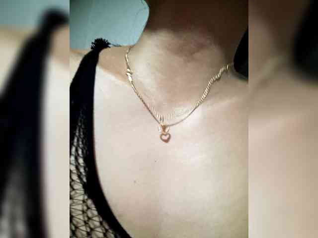 SweetKittyx22 webcam