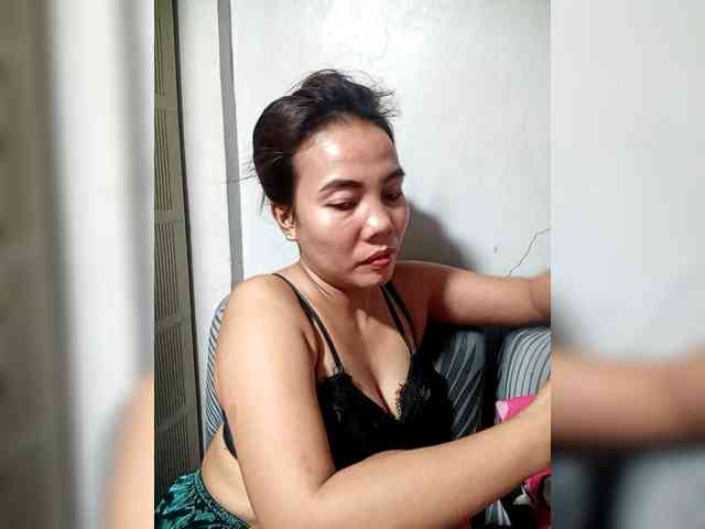 SweetKittyx22 webcam