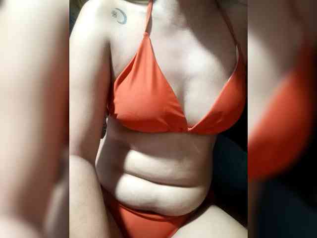 SweetKittyx22 webcam